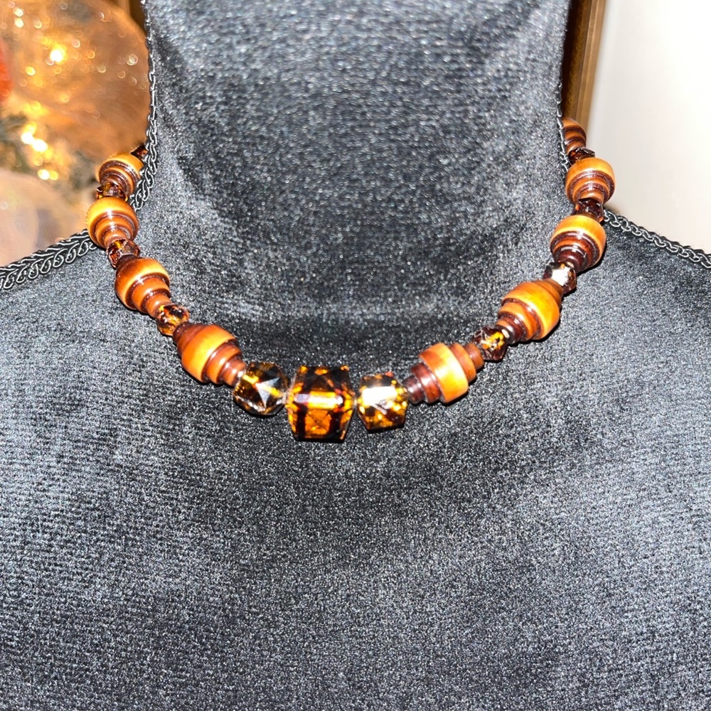 🟤 Vintage-Brown & Amber Beaded Choker Necklace – 15”